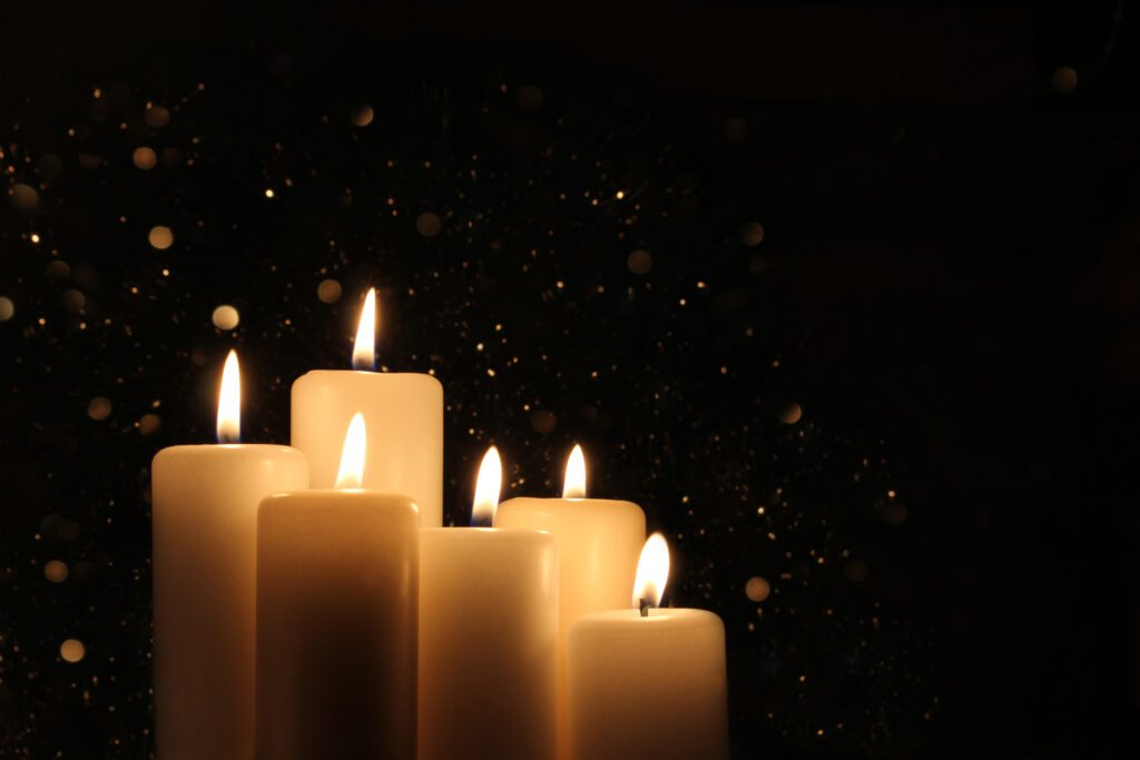 6 pretty candles burning
